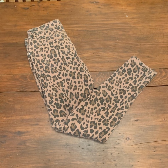 Kensie Leopard Jeans - Picture 5 of 5
